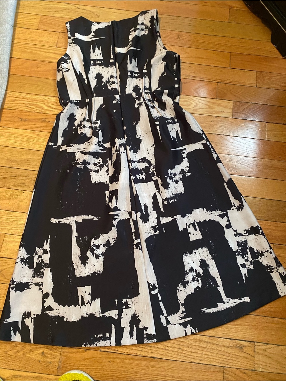 Donna Karan Black and White Graphic Print Dress